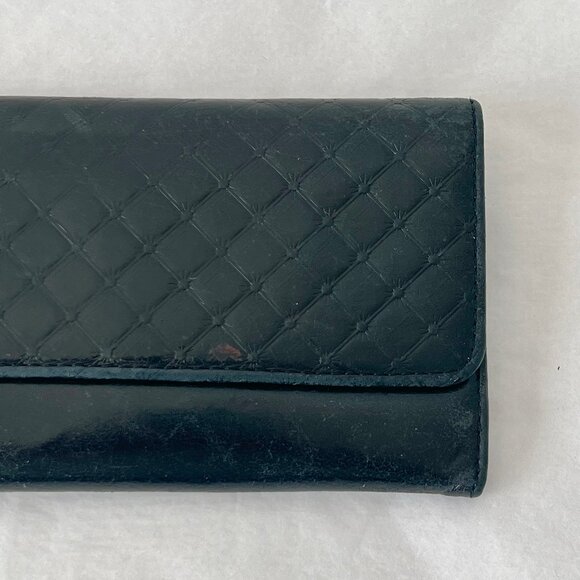 Hobo International Black Smooth Embossed Quilted Leather Trifold Wallet - Picture 3 of 12